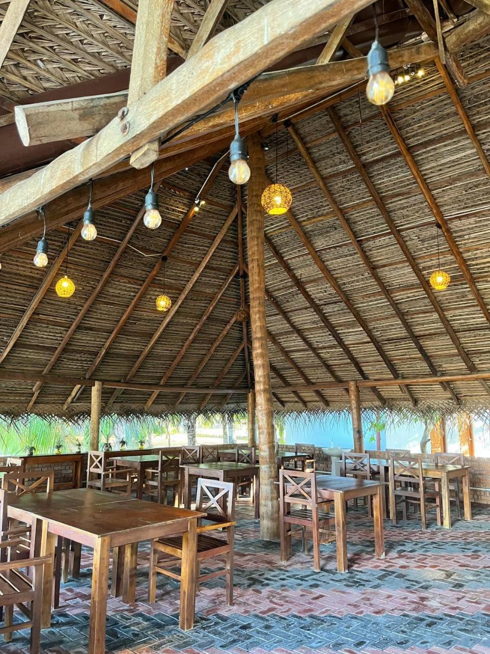 Nn Beach Resort & Spa Нілавелі Екстер'єр фото