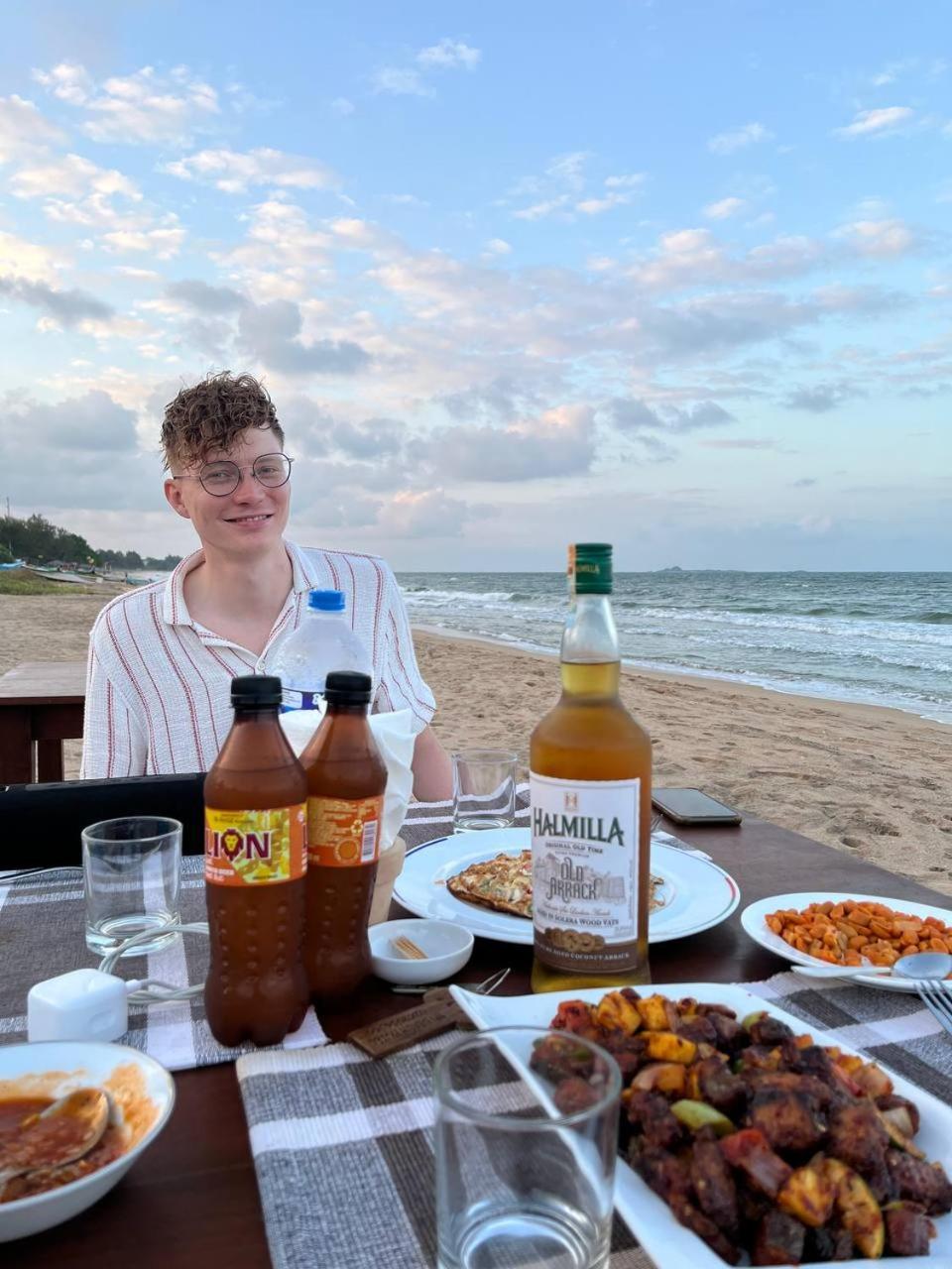 Nn Beach Resort & Spa Нілавелі Екстер'єр фото