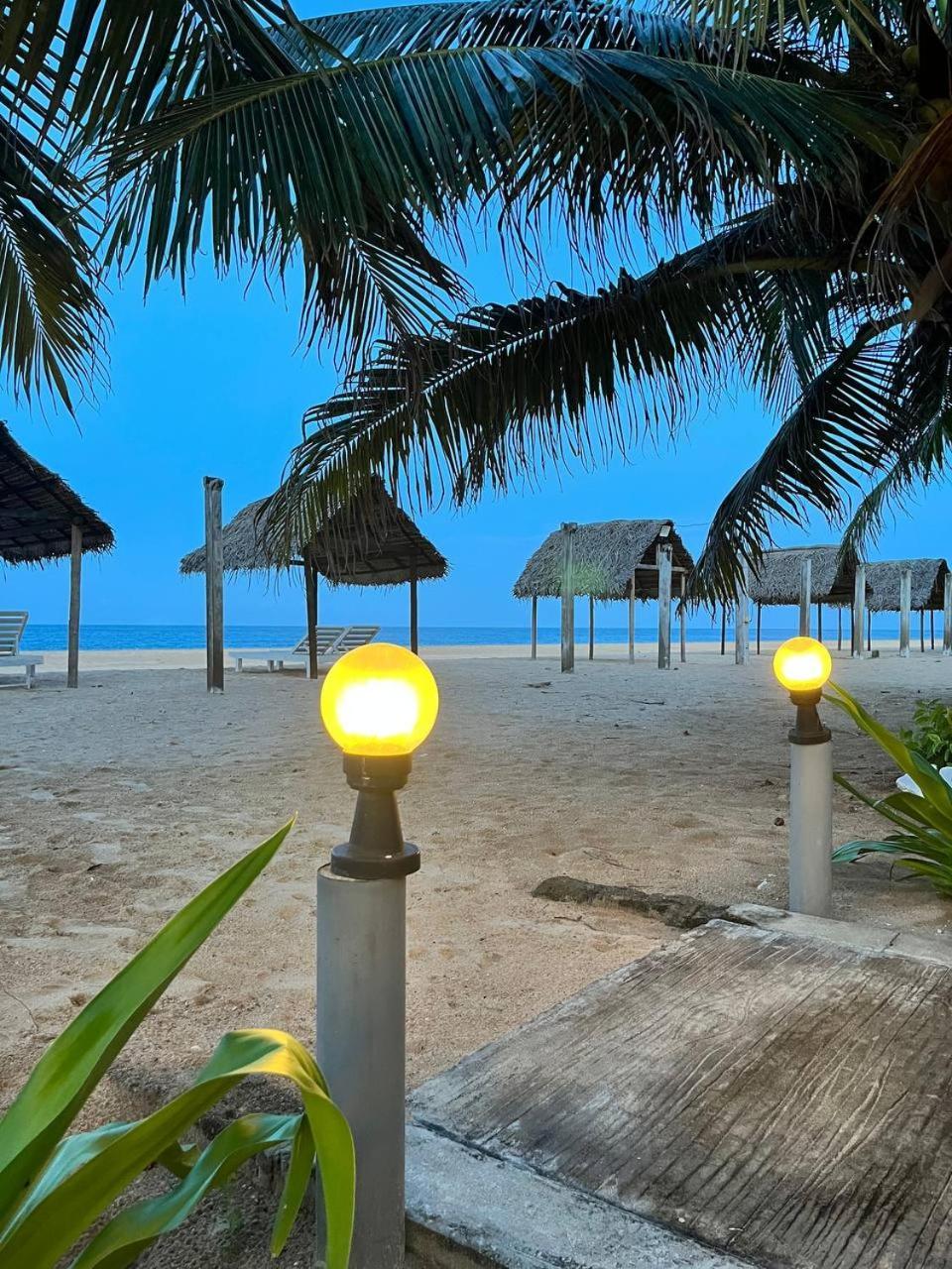 Nn Beach Resort & Spa Нілавелі Екстер'єр фото
