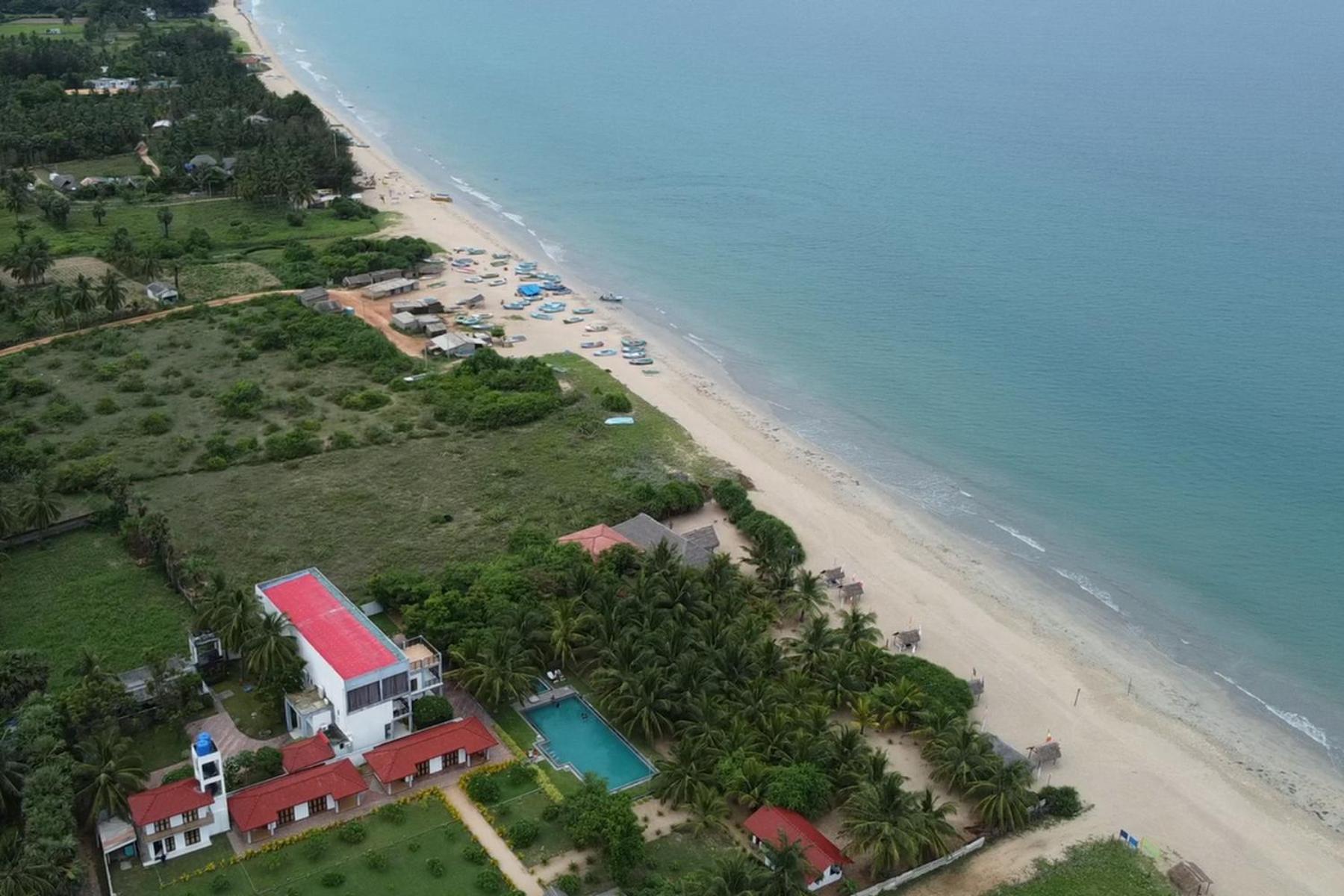 Nn Beach Resort & Spa Нілавелі Екстер'єр фото